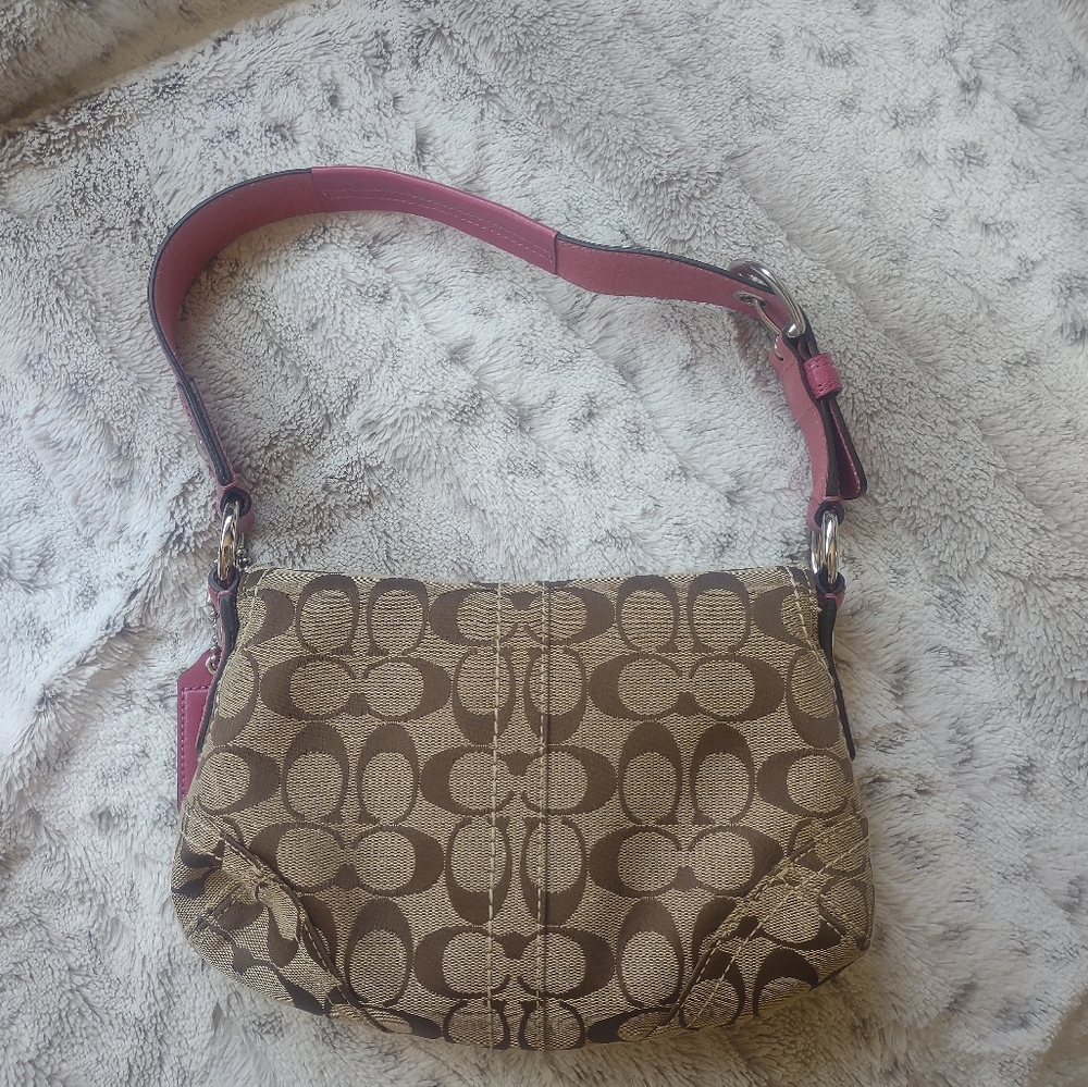 Stylish Tan and Pink Women's Coach Bag - Picture 14 of 16